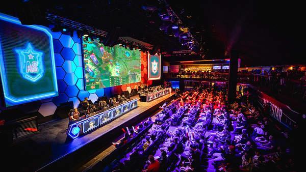 她巧妙地利 她巧妙地利